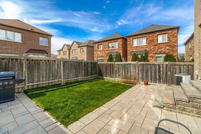 5499 Fudge Terr, House attached with 4 bedrooms, 4 bathrooms and 3 parking in Mississauga ON | Image 35