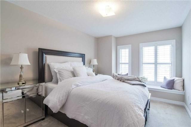 21 Telegraph St, House attached with 3 bedrooms, 3 bathrooms and 2 parking in Brampton ON | Image 2