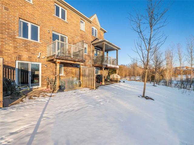 700 Wendy Culbert Cres, Townhouse with 3 bedrooms, 4 bathrooms and 1 parking in Newmarket ON | Image 28