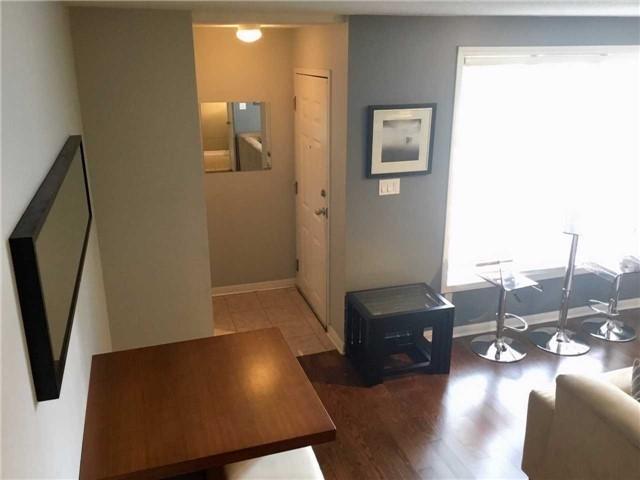 103 - 2 Shaw St, Townhouse with 1 bedrooms, 1 bathrooms and 1 parking in Toronto ON | Image 2