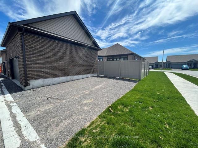 71 Athabaska Dr, House detached with 3 bedrooms, 2 bathrooms and 3 parking in Belleville ON | Image 22