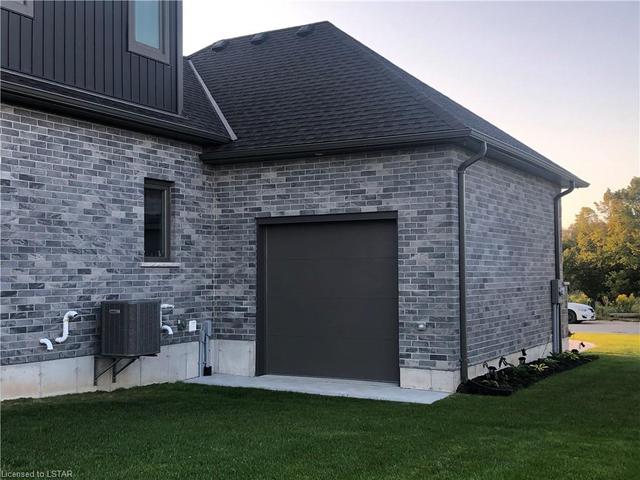 303 Hazelton Lane, House detached with 4 bedrooms, 3 bathrooms and 8 parking in South Huron ON | Image 2