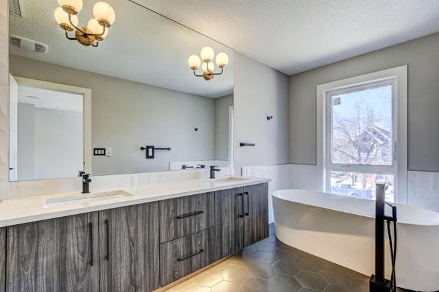 720 15 Street Nw, Home with 5 bedrooms, 4 bathrooms and 2 parking in Calgary AB | Image 13