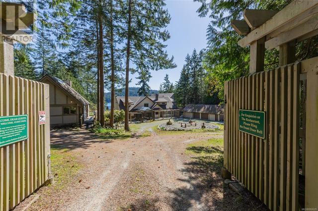 630 Dinner Bay Rd, House detached with 12 bedrooms, 16 bathrooms and 12 parking in Southern Gulf Islands BC | Image 3