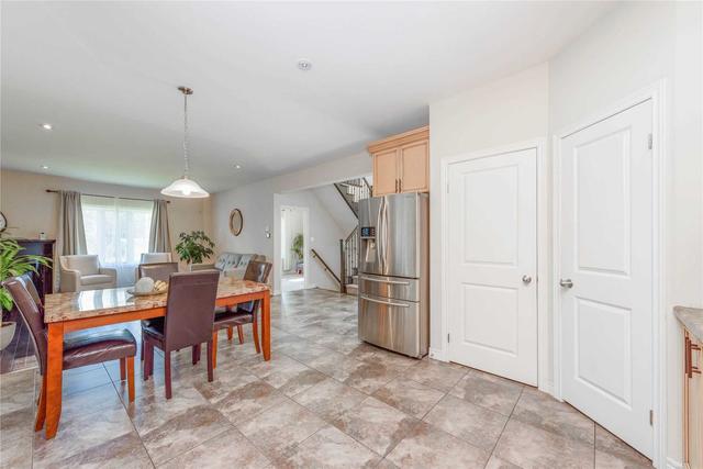 83 Nash Rd N, House detached with 4 bedrooms, 4 bathrooms and 6 parking in Hamilton ON | Image 2