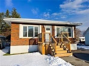 259 Sidney St, House semidetached with 2 bedrooms, 2 bathrooms and 2 parking in Quinte West ON | Card Image