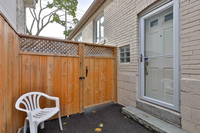 594 Broadway Ave, House detached with 2 bedrooms, 1 bathrooms and 2 parking in Toronto ON | Image 25