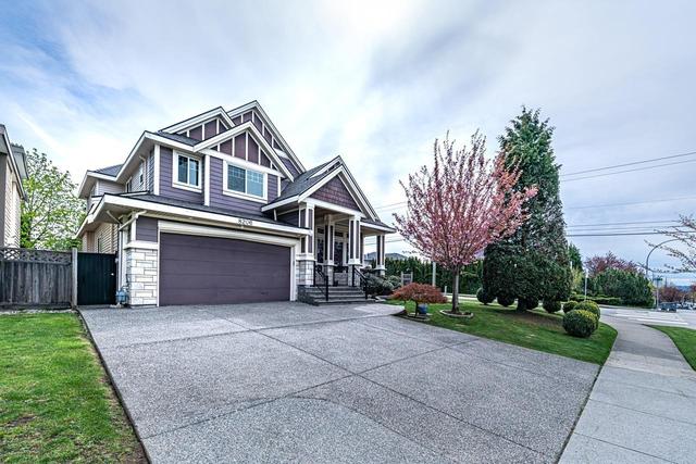 8206 154b Street, House detached with 7 bedrooms, 6 bathrooms and 6 parking in Surrey BC | Image 3