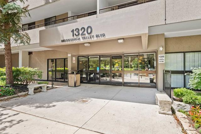 1006 - 1320 Mississauga Valley Blvd, Condo with 2 bedrooms, 2 bathrooms and 1 parking in Mississauga ON | Image 12