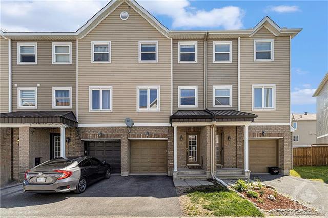 412 Sadar Private, Townhouse with 2 bedrooms, 2 bathrooms and 2 parking in Ottawa ON | Image 1