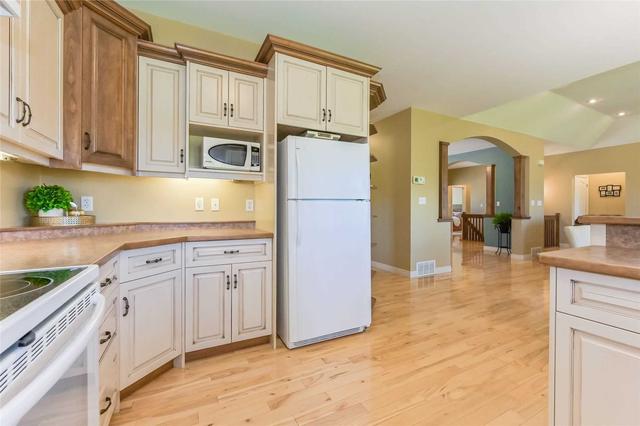 7456 Wellington 11 Rd, House detached with 2 bedrooms, 4 bathrooms and 8 parking in Mapleton ON | Image 10