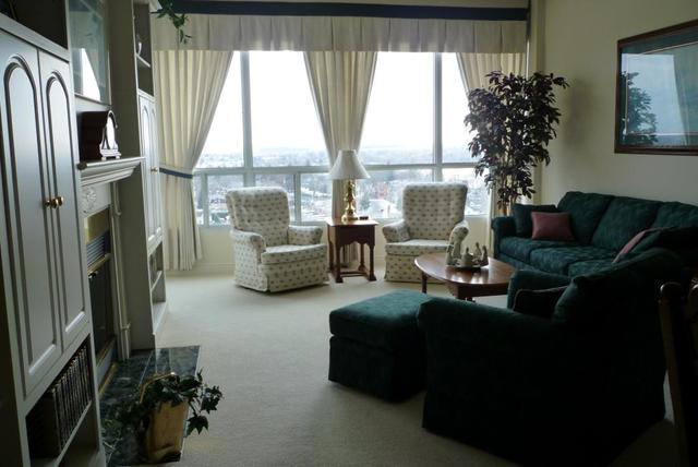 ss#2 - 100 Millside Dr, Condo with 2 bedrooms, 3 bathrooms and NaN parking in Milton ON | Image 2