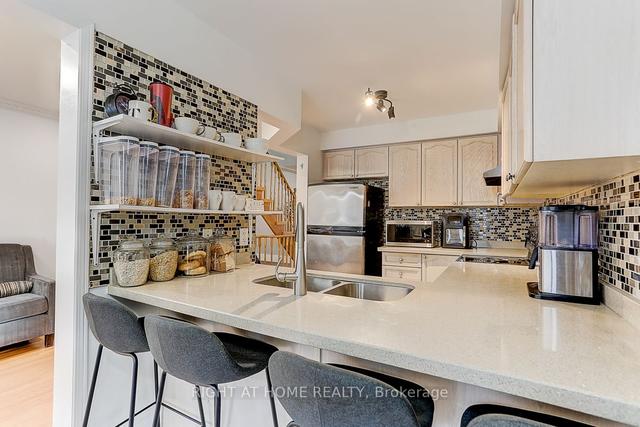 16 Pat Brooks Terr, Townhouse with 3 bedrooms, 4 bathrooms and 2 parking in Toronto ON | Image 7