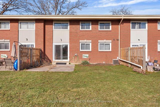 20 - 1990 Columbia Crt, Townhouse with 3 bedrooms, 2 bathrooms and 1 parking in Windsor ON | Image 12