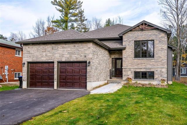 11 53rd Street S, House detached with 3 bedrooms, 2 bathrooms and 8 parking in Wasaga Beach ON | Image 1