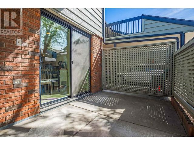 114 - 1050 Springfield Road, House attached with 3 bedrooms, 2 bathrooms and 2 parking in Kelowna BC | Image 4