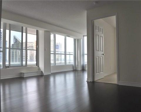 ph 119 - 35 Hollywood Ave, Condo with 3 bedrooms, 2 bathrooms and 1 parking in Toronto ON | Image 2