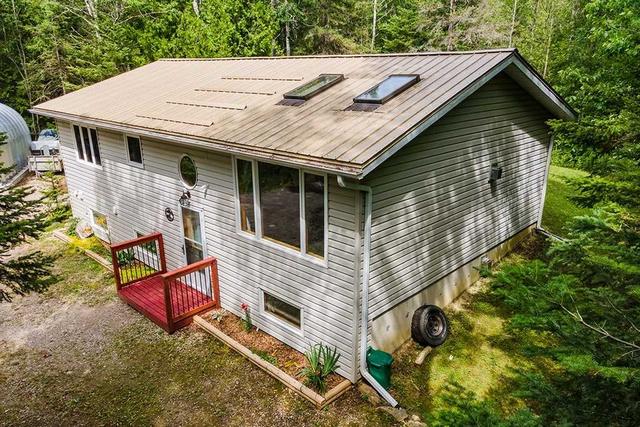 175 Warner Bay Rd, House detached with 2 bedrooms, 1 bathrooms and 5 parking in Northern Bruce Peninsula ON | Image 2