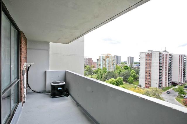 1006 - 10 Stonehill Crt, Condo with 3 bedrooms, 2 bathrooms and 1 parking in Toronto ON | Image 25