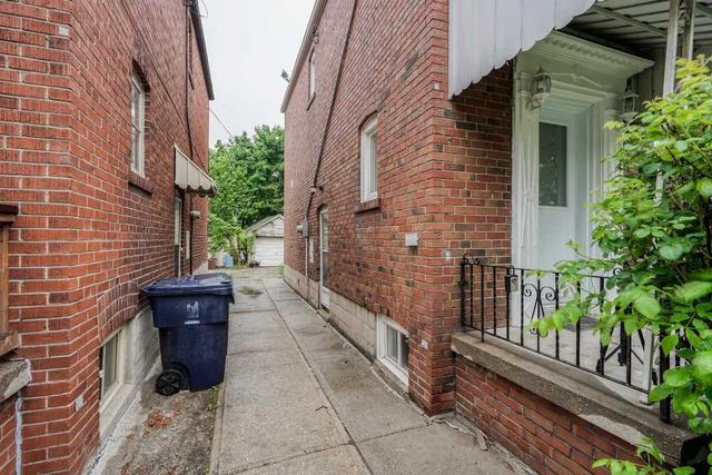 918 Eglinton Ave E, House semidetached with 3 bedrooms, 2 bathrooms and 2 parking in Toronto ON | Image 27