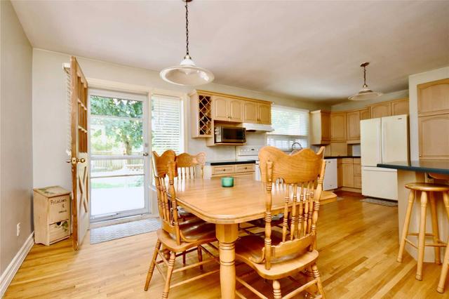 227 Wellington St E, House detached with 2 bedrooms, 2 bathrooms and 4 parking in Barrie ON | Image 5