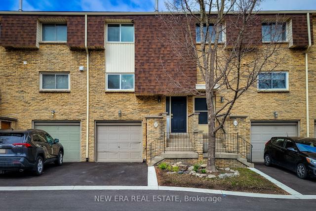 27 - 27 Melanie Cres, Townhouse with 3 bedrooms, 2 bathrooms and 2 parking in Hamilton ON | Image 2