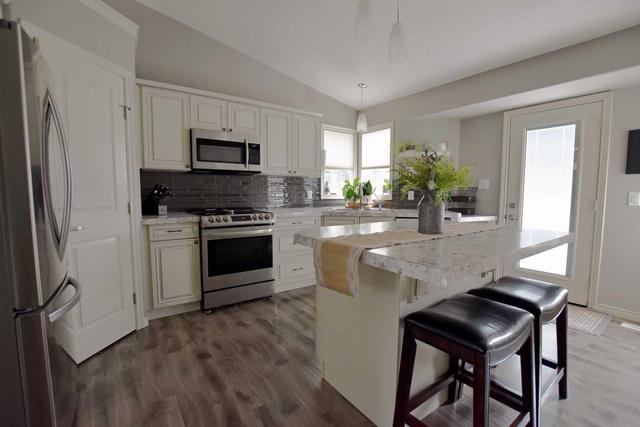 9503 94 Street, House detached with 4 bedrooms, 2 bathrooms and 4 parking in Wembley AB | Image 7