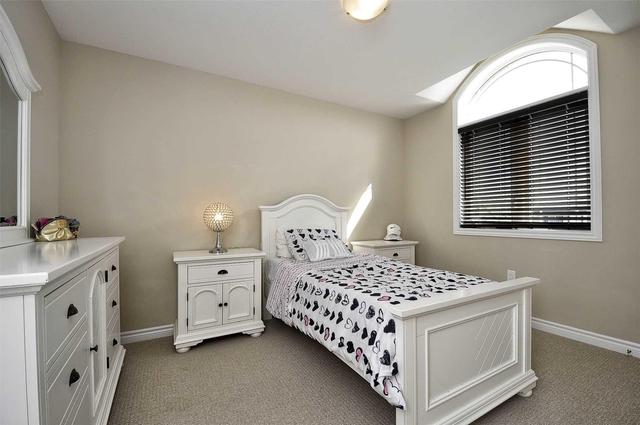 8 Vic Chambers Pl, House detached with 4 bedrooms, 3 bathrooms and 4 parking in Brant ON | Image 32