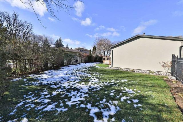 1480 Clarkson Rd N, House detached with 3 bedrooms, 3 bathrooms and 12 parking in Mississauga ON | Image 19