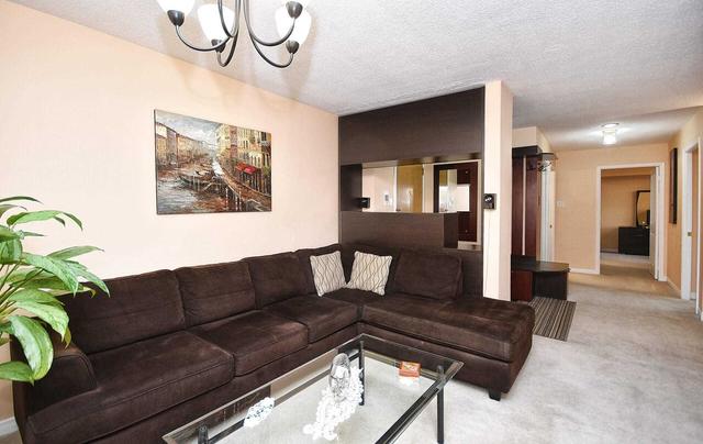 1109 - 7250 Yonge St, Condo with 2 bedrooms, 2 bathrooms and 2 parking in Vaughan ON | Image 3
