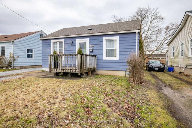 6960 Brant Ave, House detached with 3 bedrooms, 1 bathrooms and 3 parking in Niagara Falls ON | Image 11