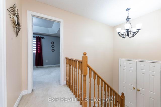 16 Ashdale Rd, House semidetached with 3 bedrooms, 3 bathrooms and 4 parking in Brampton ON | Image 9