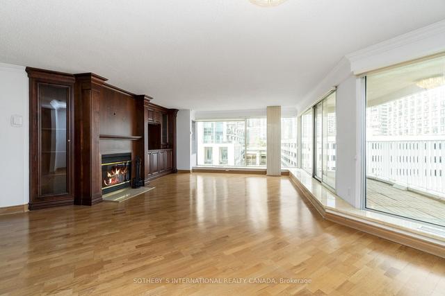 512 - 401 Queens Quay W, Condo with 2 bedrooms, 2 bathrooms and 1 parking in Toronto ON | Image 37