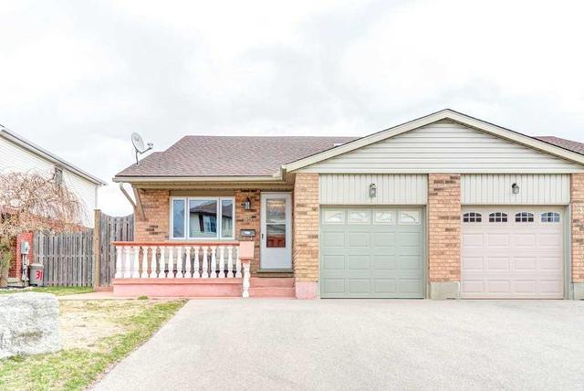 35 Ridgeway Cres, House semidetached with 3 bedrooms, 2 bathrooms and 5 parking in Kitchener ON | Image 1