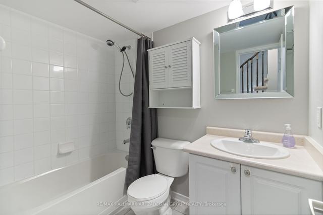 239 - 21 Ruttan St, Townhouse with 4 bedrooms, 2 bathrooms and 1 parking in Toronto ON | Image 7