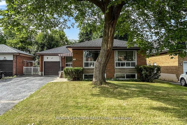 190 Combe Ave, House detached with 3 bedrooms, 3 bathrooms and 11 parking in Toronto ON | Image 12