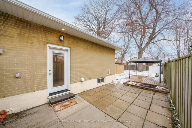 627 Upper Ottawa St, House detached with 2 bedrooms, 2 bathrooms and 5 parking in Hamilton ON | Image 25