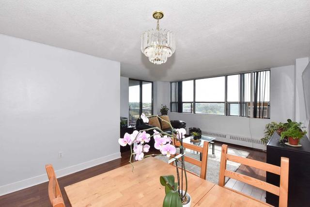 1106 - 45 Sunrise Ave, Condo with 2 bedrooms, 1 bathrooms and 1 parking in Toronto ON | Image 4