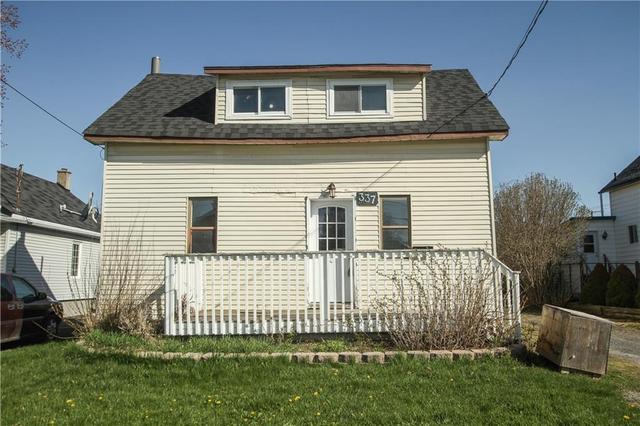337 Seventh Street E, House detached with 2 bedrooms, 1 bathrooms and 3 parking in Cornwall ON | Image 2