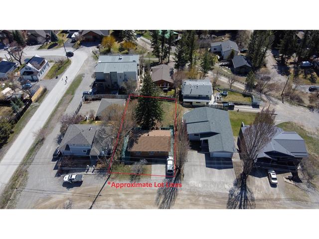 809 14th Street, House detached with 2 bedrooms, 2 bathrooms and null parking in Invermere BC | Image 5