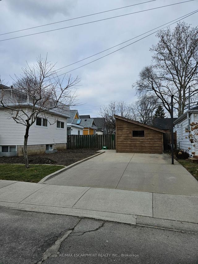 41 East 27th St, House detached with 4 bedrooms, 2 bathrooms and 2 parking in Hamilton ON | Image 32