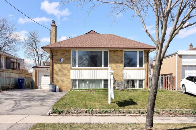 8 Winnipeg Rd, House detached with 3 bedrooms, 3 bathrooms and 4 parking in Toronto ON | Image 1