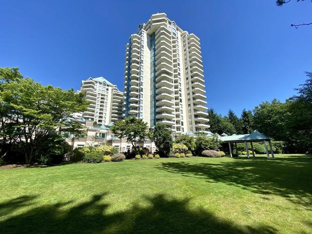 10a - 338 Taylor Way, Condo with 2 bedrooms, 2 bathrooms and null parking in West Vancouver BC | Card Image
