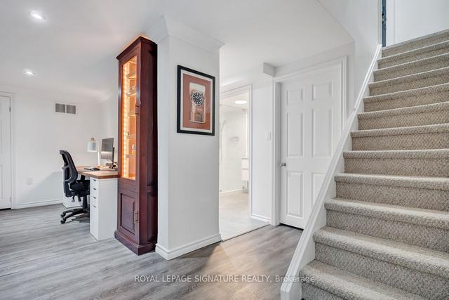 1237 Royal York Rd, House detached with 4 bedrooms, 3 bathrooms and 4 parking in Toronto ON | Image 19
