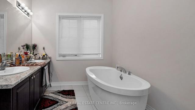 38 Clunburry Rd, House detached with 4 bedrooms, 4 bathrooms and 2 parking in Brampton ON | Image 14