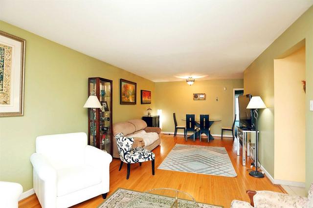 1569 Hobbs Cres, House semidetached with 3 bedrooms, 2 bathrooms and 3 parking in Mississauga ON | Image 32