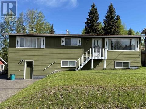 275 5th Avenue, House detached with 4 bedrooms, 3 bathrooms and null parking in Burns Lake BC | Card Image