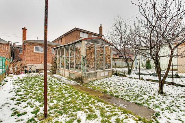 292 Silverthorn Ave, House detached with 3 bedrooms, 2 bathrooms and 1 parking in Toronto ON | Image 11