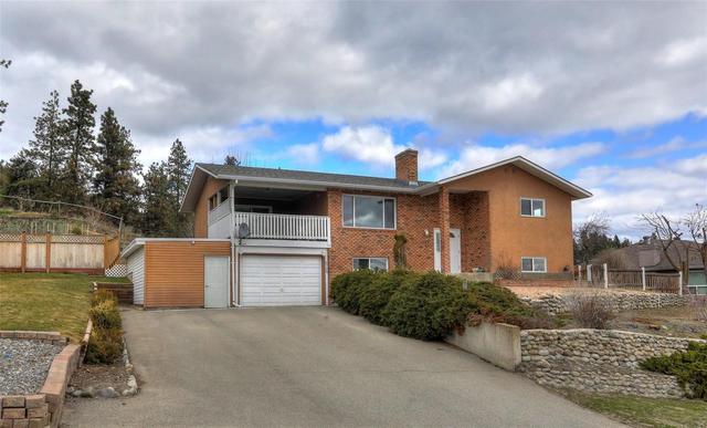 4720 Peachland Place, House detached with 3 bedrooms, 2 bathrooms and 5 parking in Peachland BC | Card Image