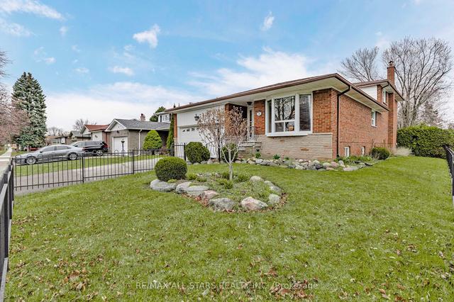 31 Wilkinson Dr, House detached with 3 bedrooms, 3 bathrooms and 4 parking in Toronto ON | Image 12